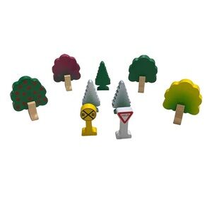 Thomas and Friends wooden 4 spreading tree Rail crossing sign 2 snow covered 🌲